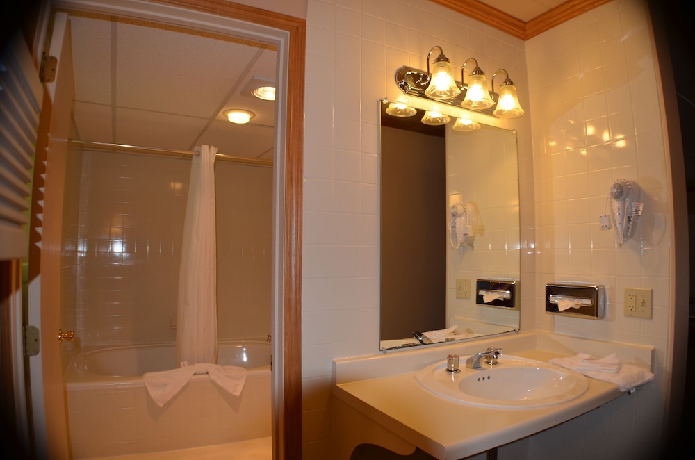 Amber's Inn & Suites