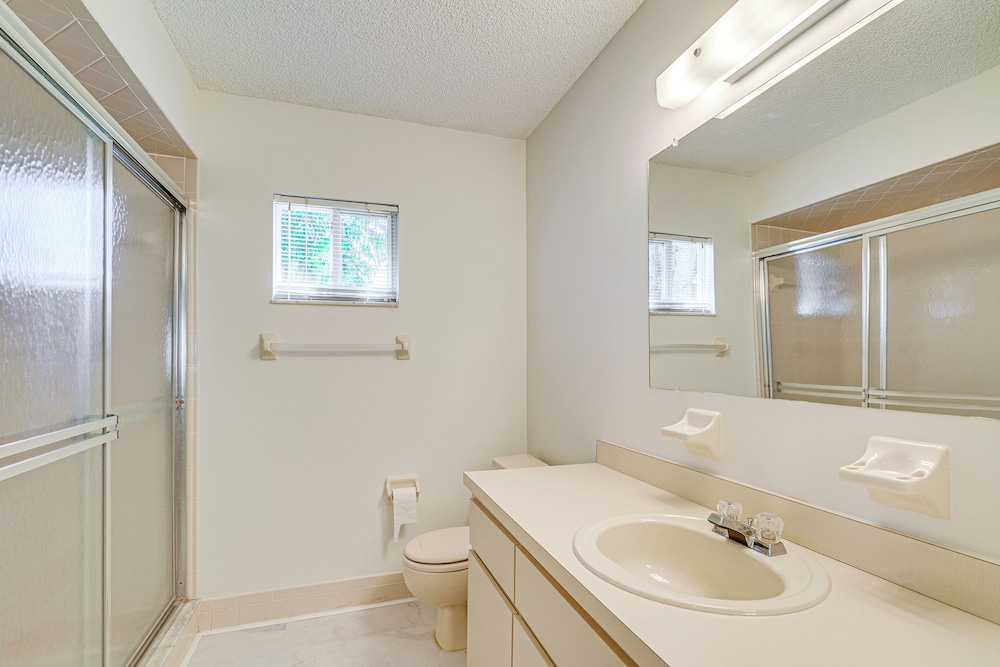 Ocala House Rental: 8 Mi to Downtown view 4