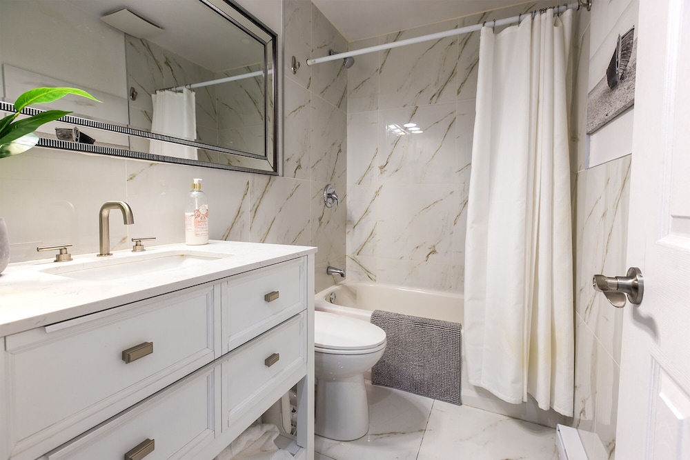 Lovely Condo near Dtown Montreal- 4404