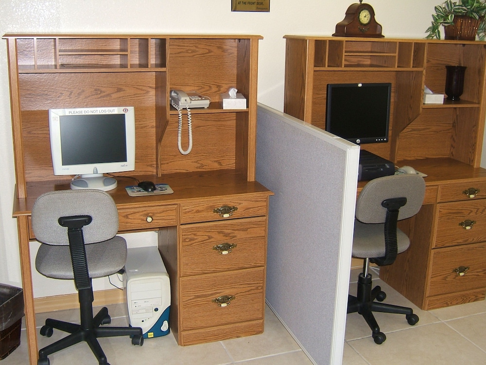 Castaways Resort and Suites - Photo 27