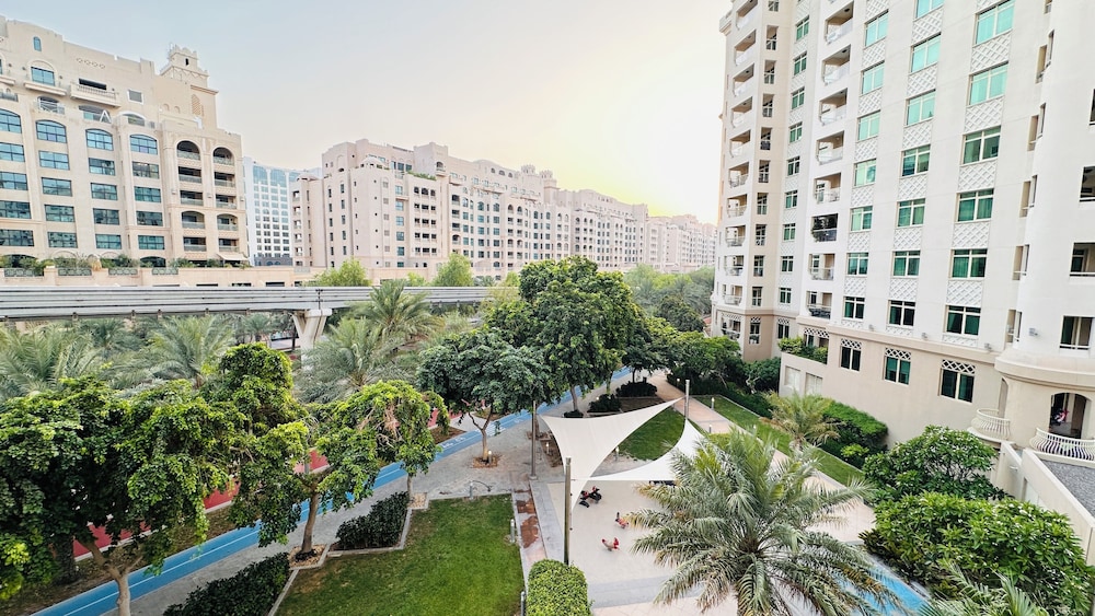 Luxury 3 Bed Apartment at Palm Jumeirah