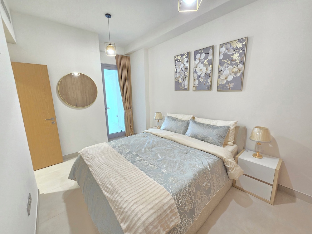 LUXURY BOULEVARD 2BHK