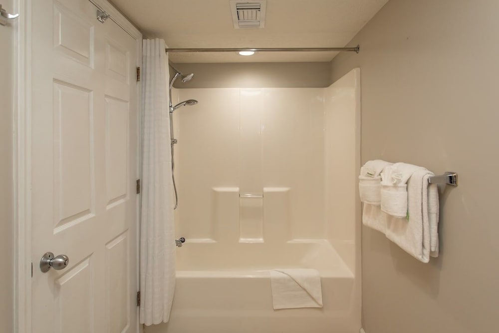 Yacht Club 1-1103 3 Bedroom Condo