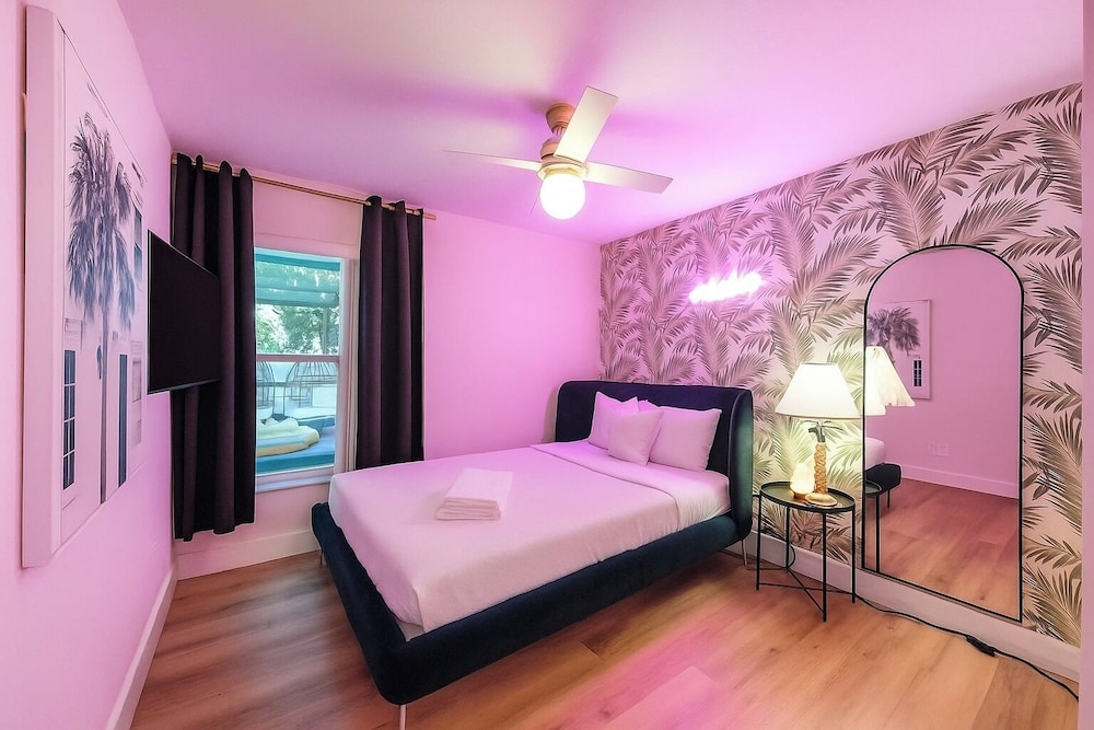 Bright Queen BR + Pool Retreat Near Disney