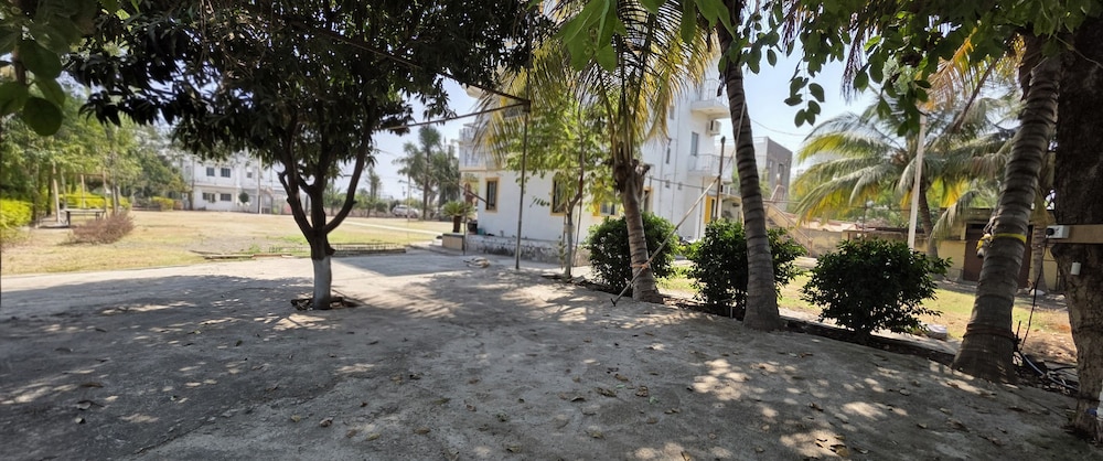 Hotel Manas