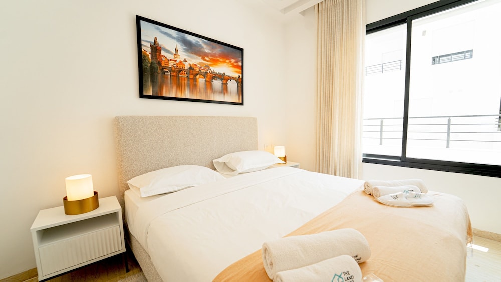 New Central and Luxury In Jardin de Carthage