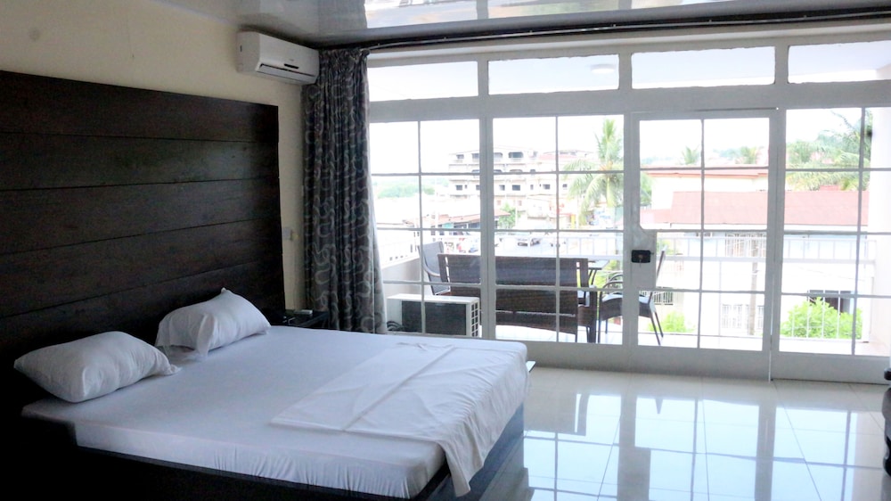Metro Hotel