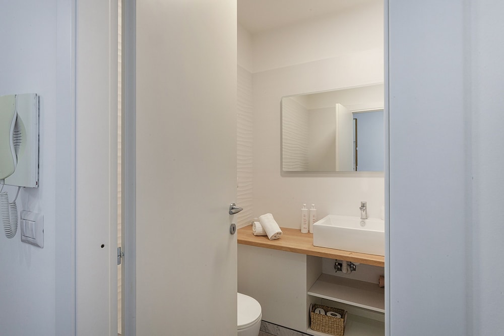 Chic Modern Lofts - B - BK