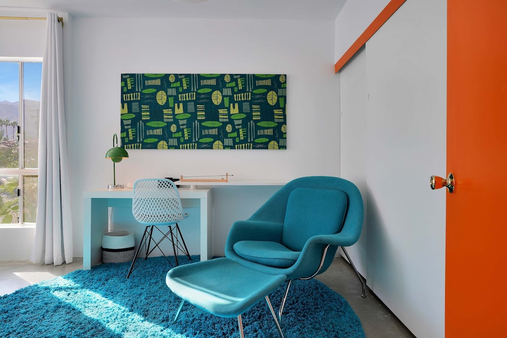 Retro Desert Retreat - Ideal Palm Springs