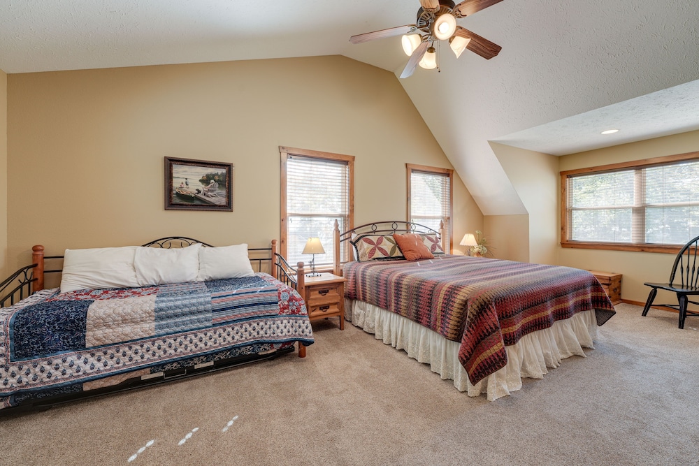 Indoor Pool Access! Home Near Silver Dollar City view 5