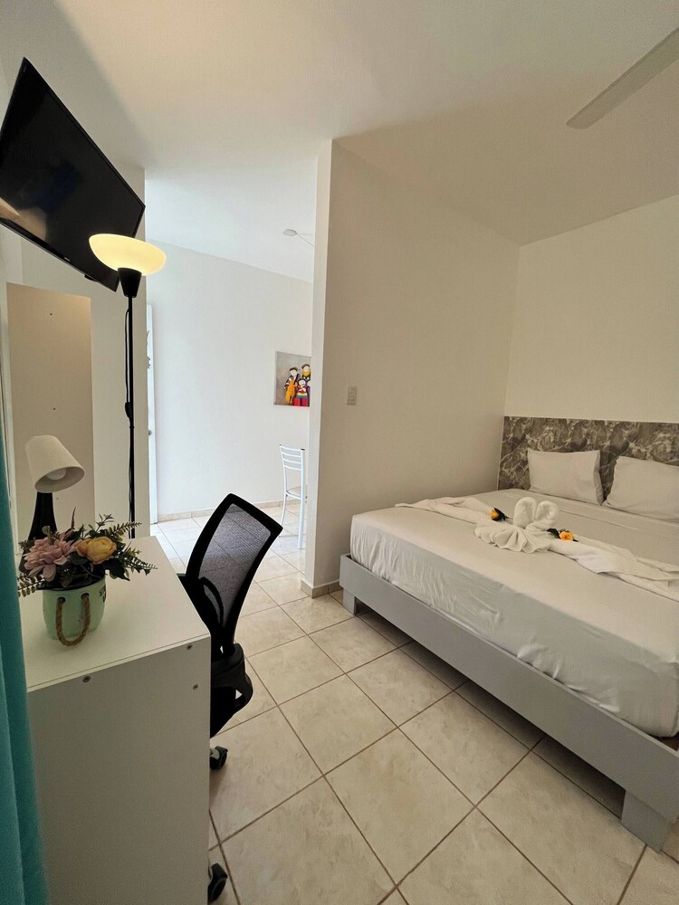Secure 2-pers Apartment Close to the Beach