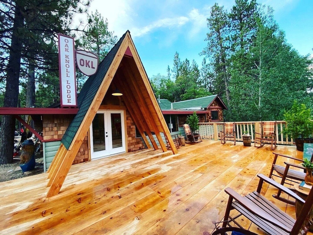 Oak Knoll Lodge