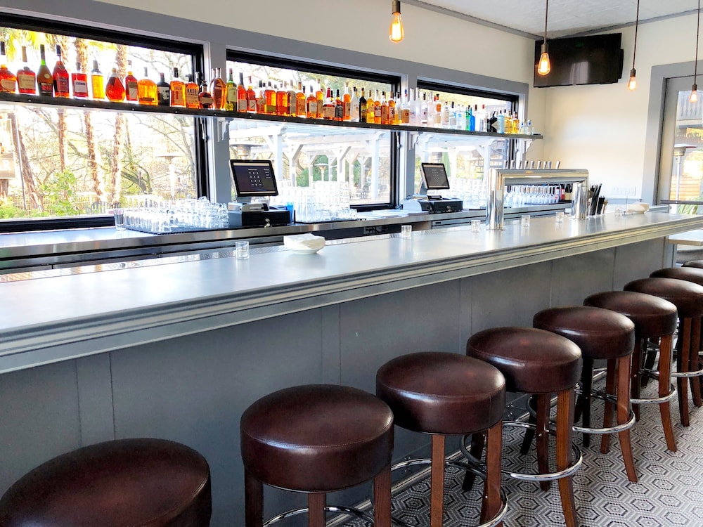 Napa Valley / Sonoma Vacations - Calistoga Inn Restaurant and Brewery - Property Image 15