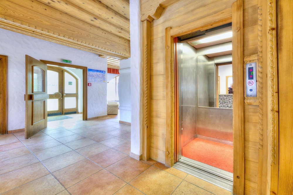 Tranquil Mountain Stay, Central & Sunny