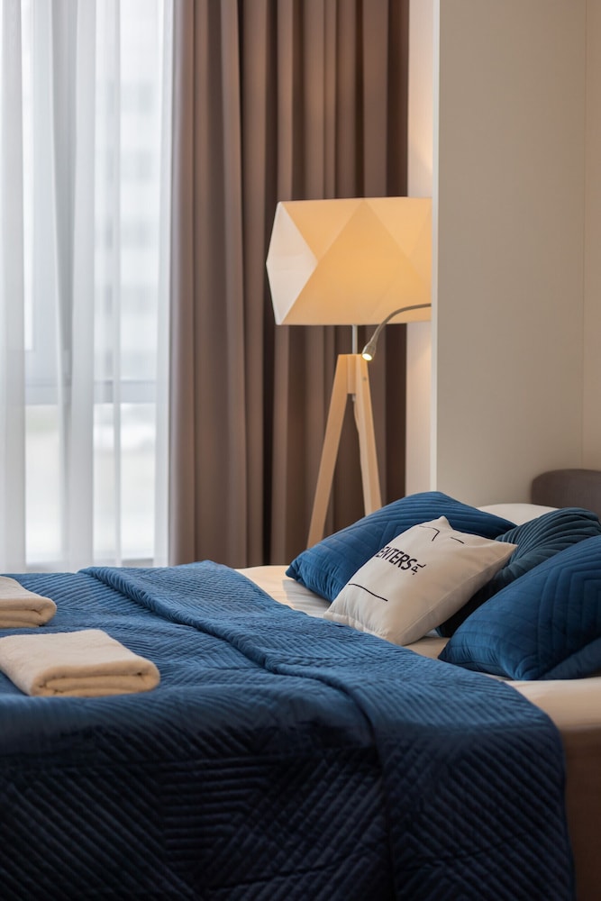 Studios 216 Jerozolimskie Ave by Renters view 2