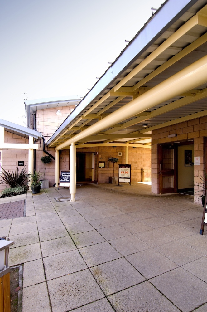 Premier Inn Manchester - Cheadle 5