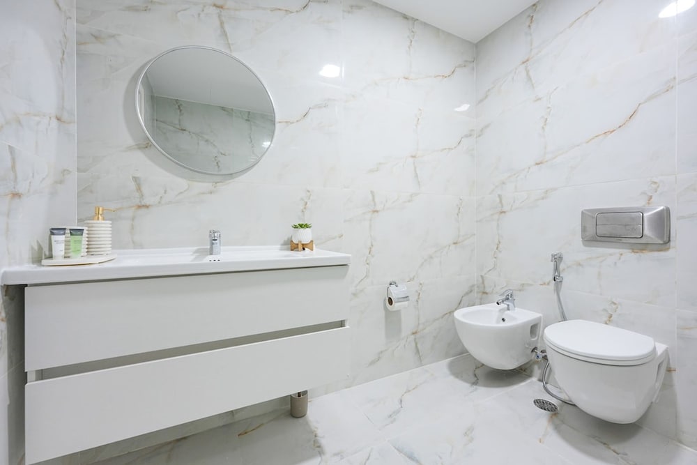 Cozy 1-bedroom Apartment for 4 in Dubai Marina