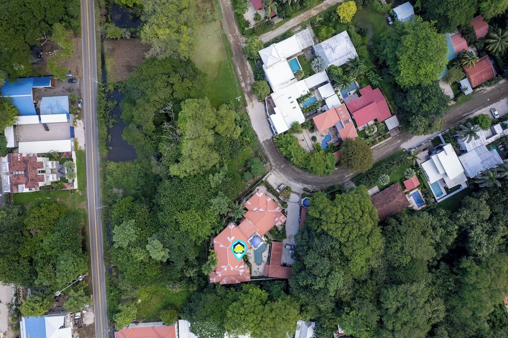 3-BD Beauty with Pool Near Beach