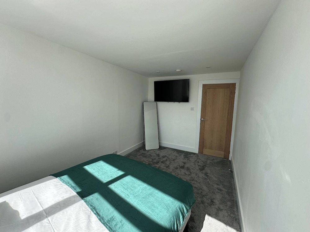 6 Guests/free Parking/old Trafford/20min City