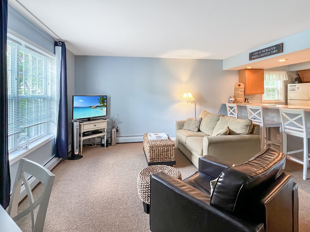 Wells Rested-w579 Unit-b Fabulous But Affordable A Short Drive To Wells Beach Ground Floor Unit Only 2 Bedroom Home by RedAwning view 4