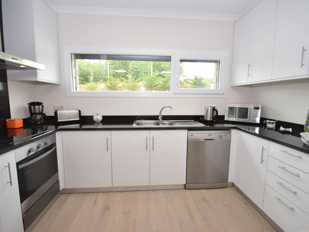 Alluring Villa in Salir de Matos near Coast view 4