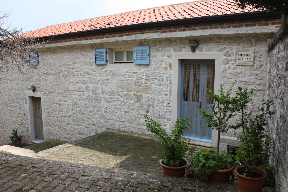 Photo 19