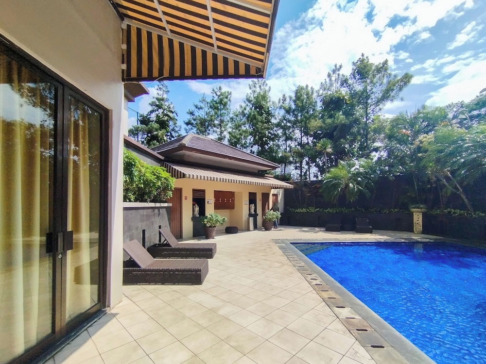 Best Deal 2BR at Majesty Apartment