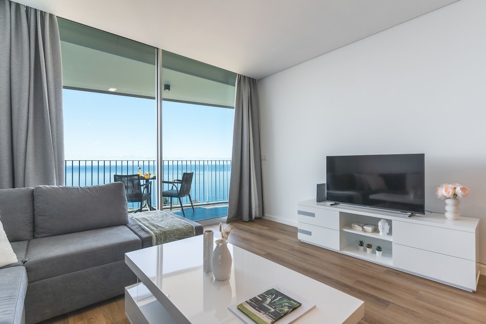 Atlantic View Apartment by Atlantic Holiday