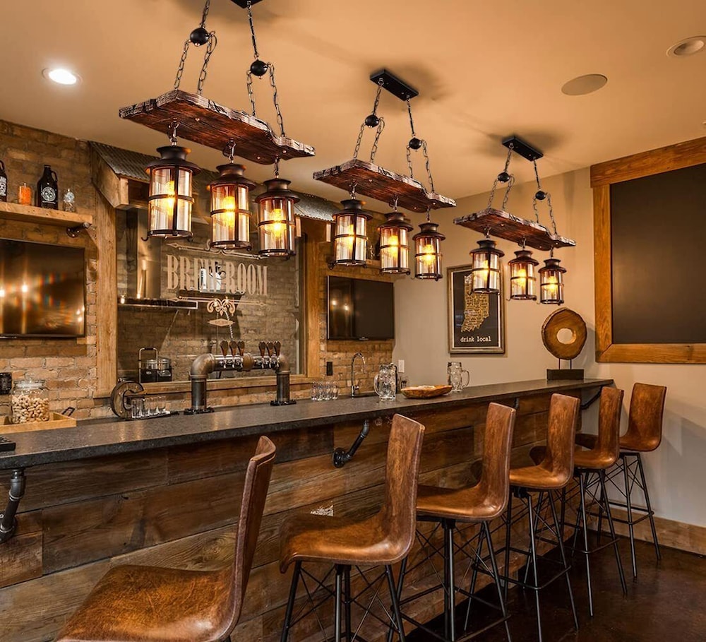 Iron Rail Inn