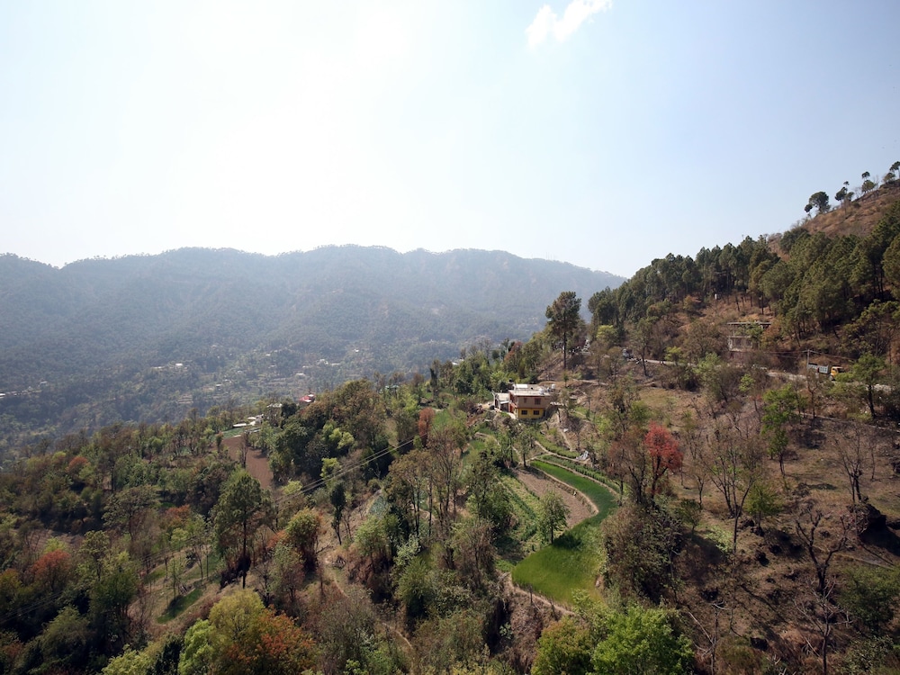 OYO 13127 Home 2BHK Hill View Solan