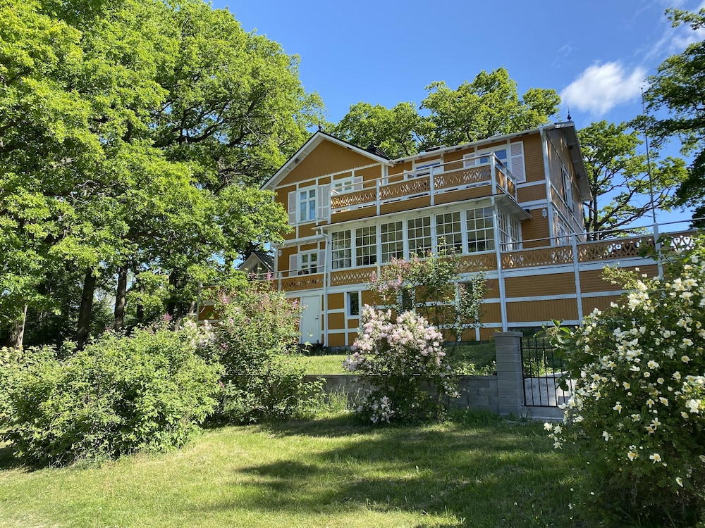 Photo 6