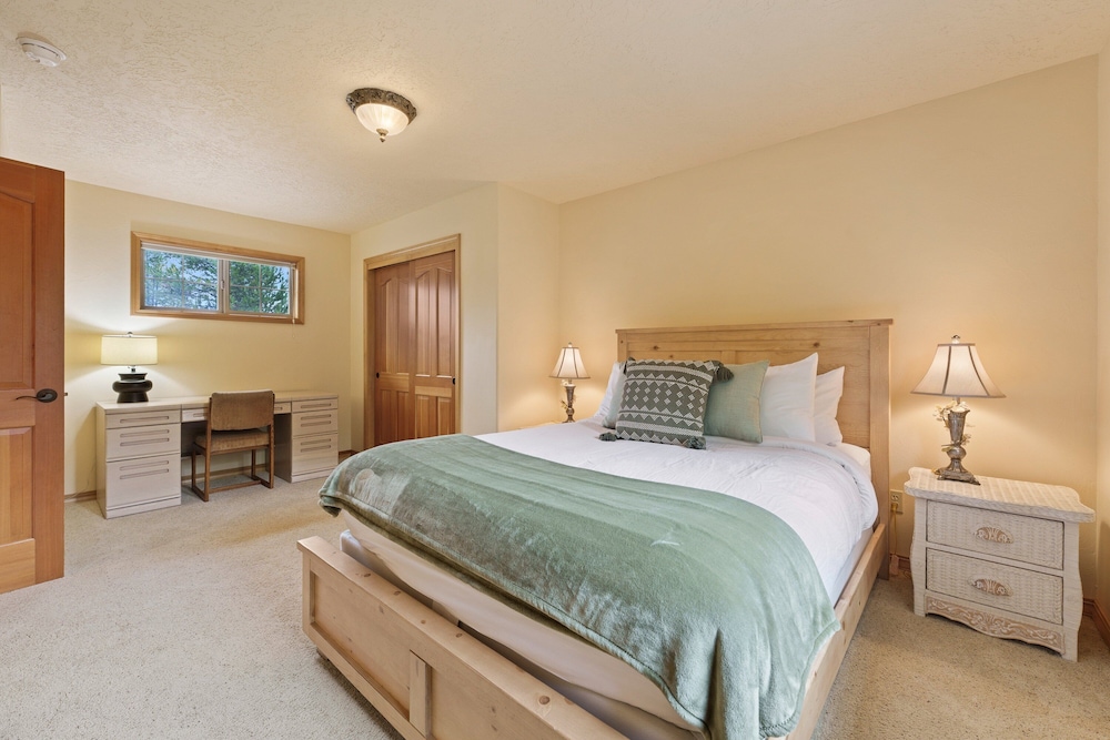 4 Tan Oak Lane 5 Bedroom Home