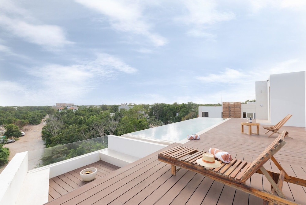 1BR Insta-worthy Loft w Infinity Pool Great Wifi view 4
