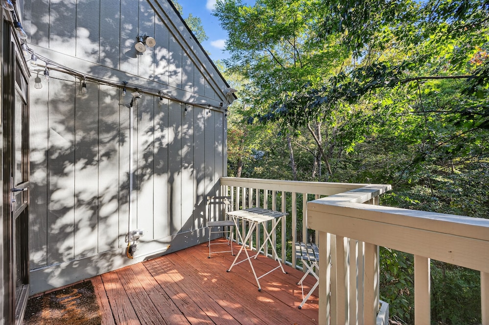 Mountain Escape With Hot Tub & Stargazing 3 Bedroom Cabin