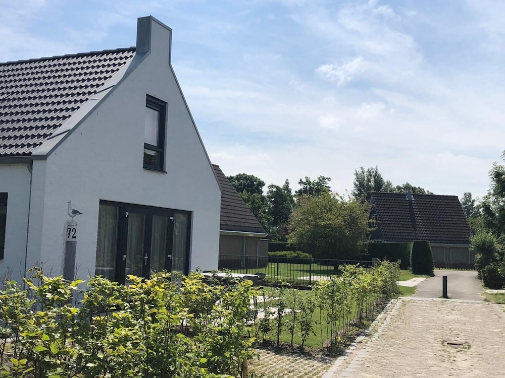 Stunning Villa Near Beaches and Golf Course