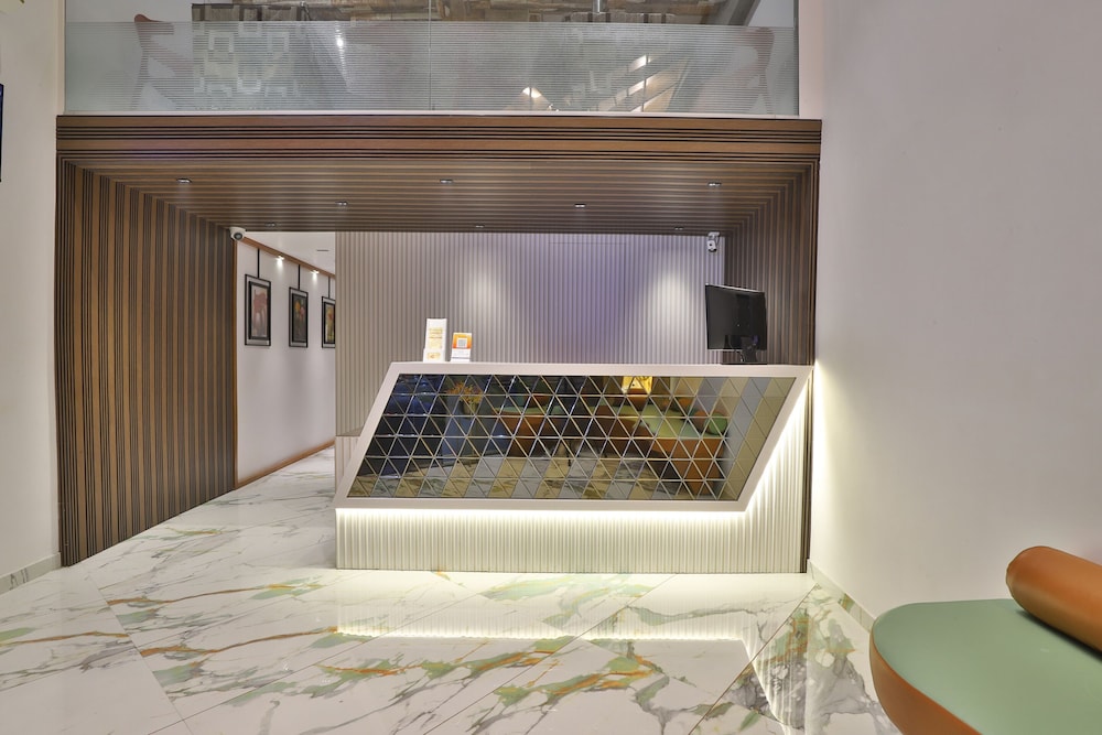 Lobby & Reception