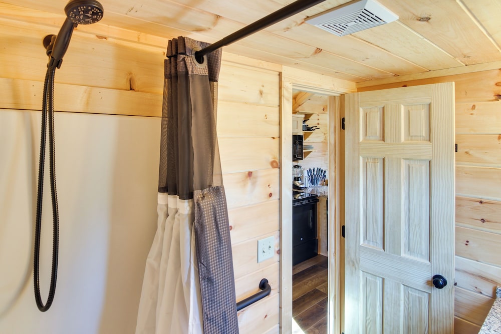 Sweet Thang: Romantic Blue Ridge Mtns Getaway