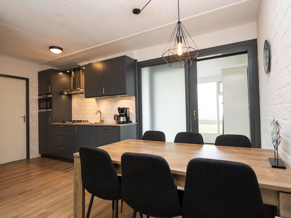 Holiday Home Vakantiepark 't Eibernest Texel