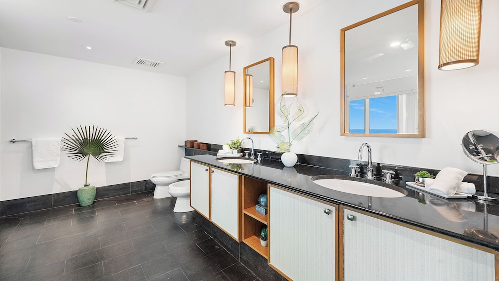 Luxury Vacation Rentals at The Setai by LRMB