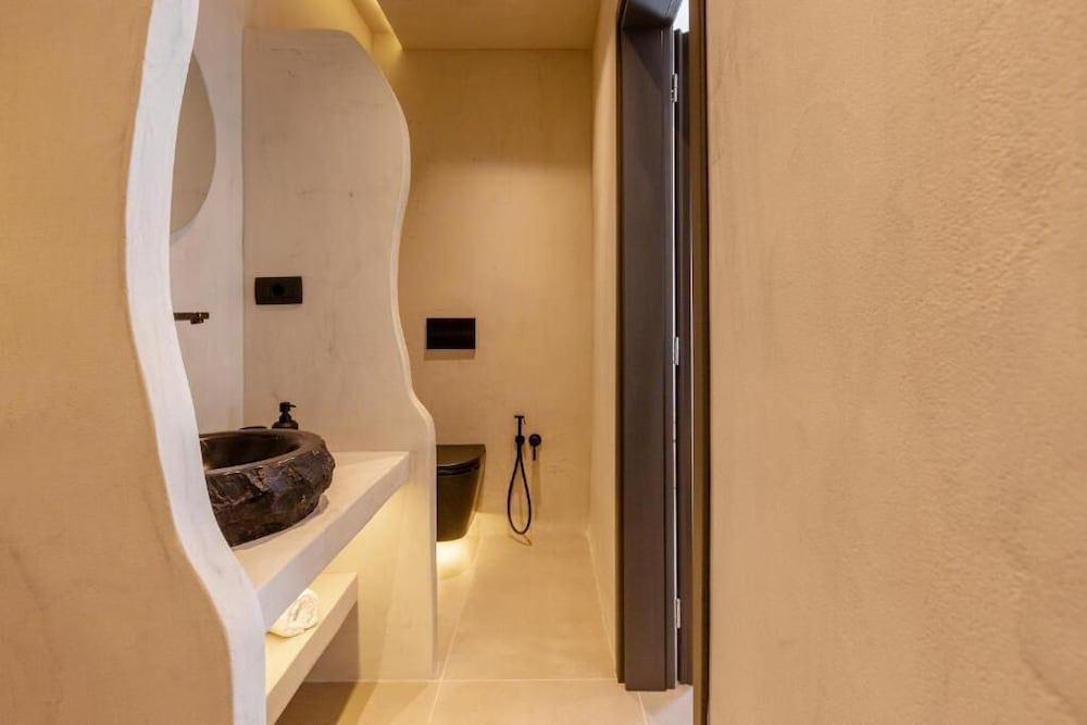 Lackos Luxury Suites