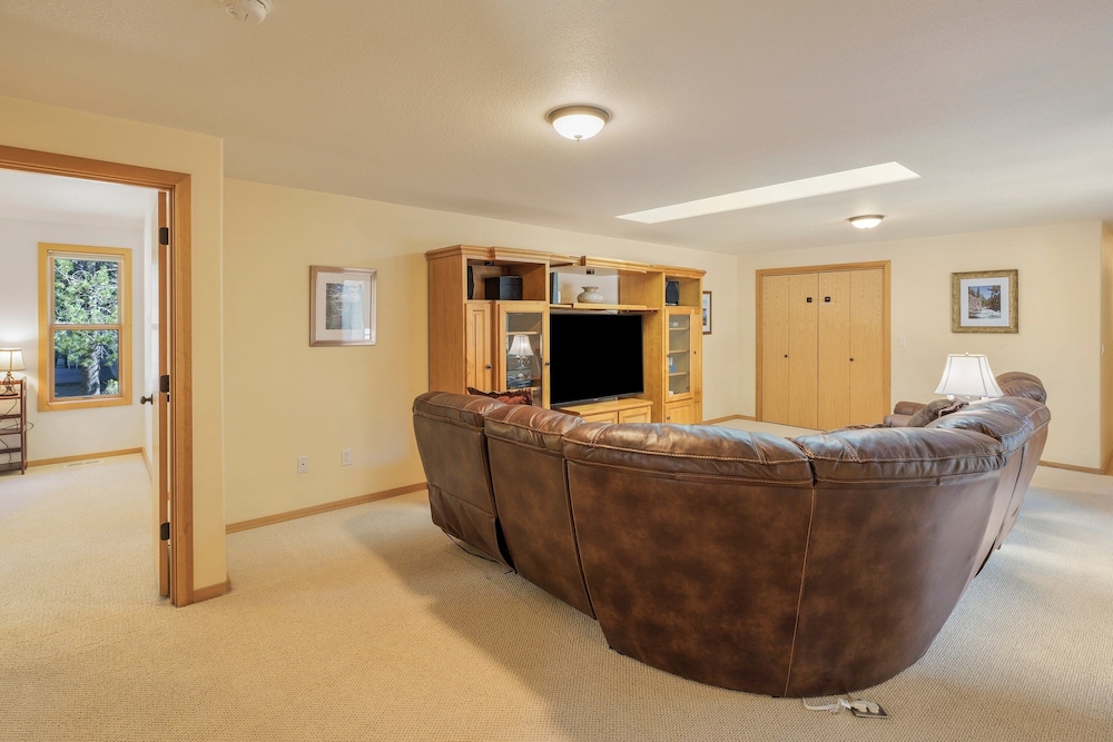 15 Lassen Ln 4 Bedroom Home