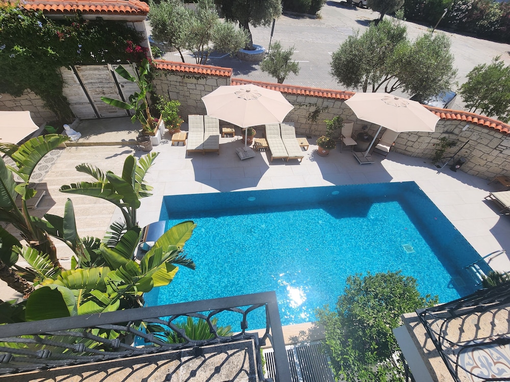 Tarcin Alacati Otel - Image 9