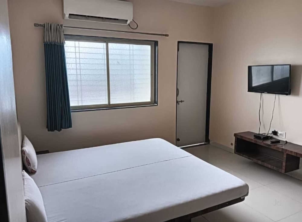 Pushkaraj Lodging