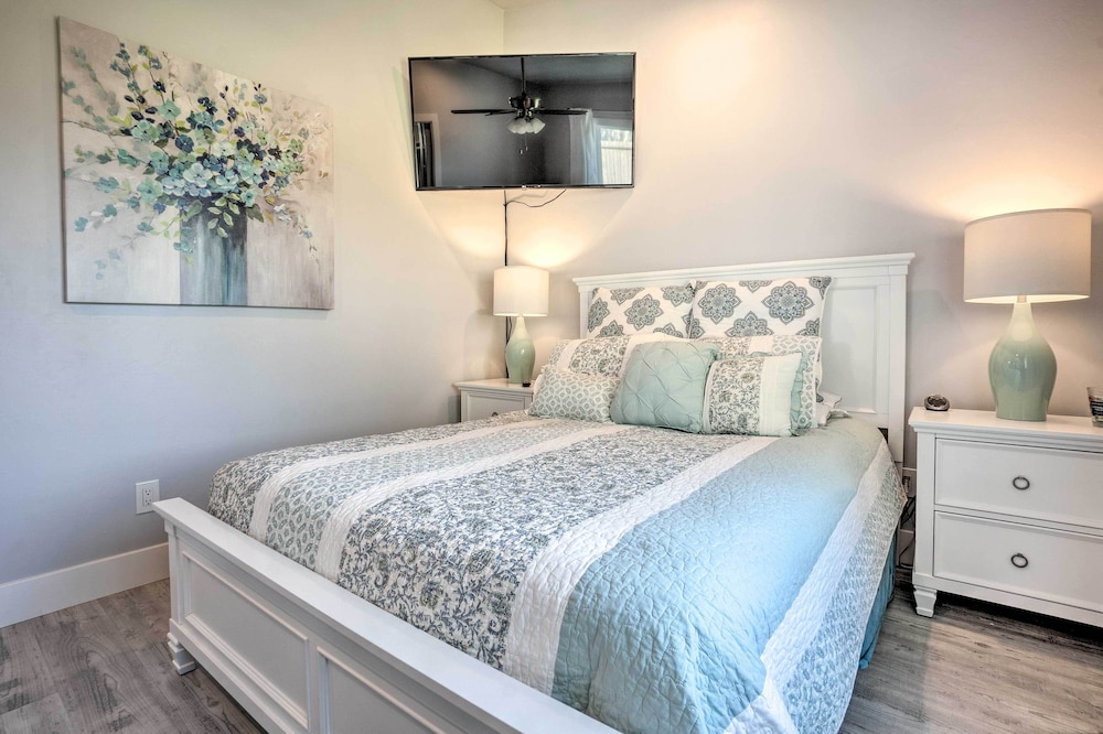 Coastal Getaway by Pebble Beach & Redwoods! view 4