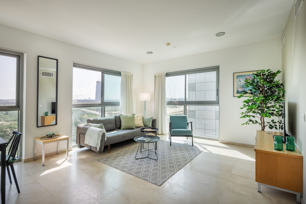 Marina Sea-front Retreat by Sea N' Rent view 3