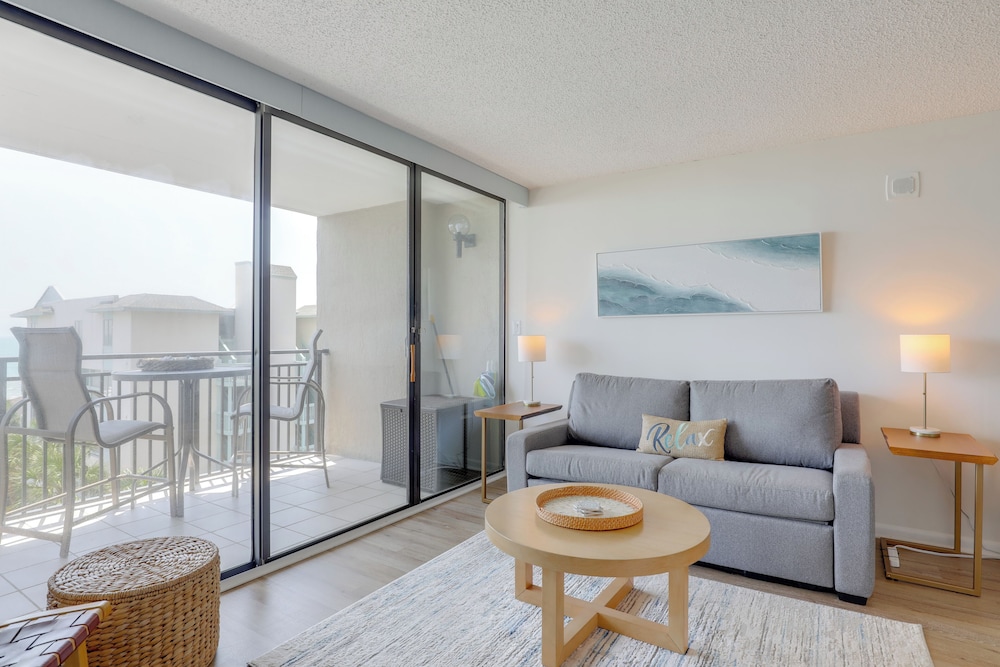 Walk to Myrtle Beach: Condo w/ Views & Pool Access