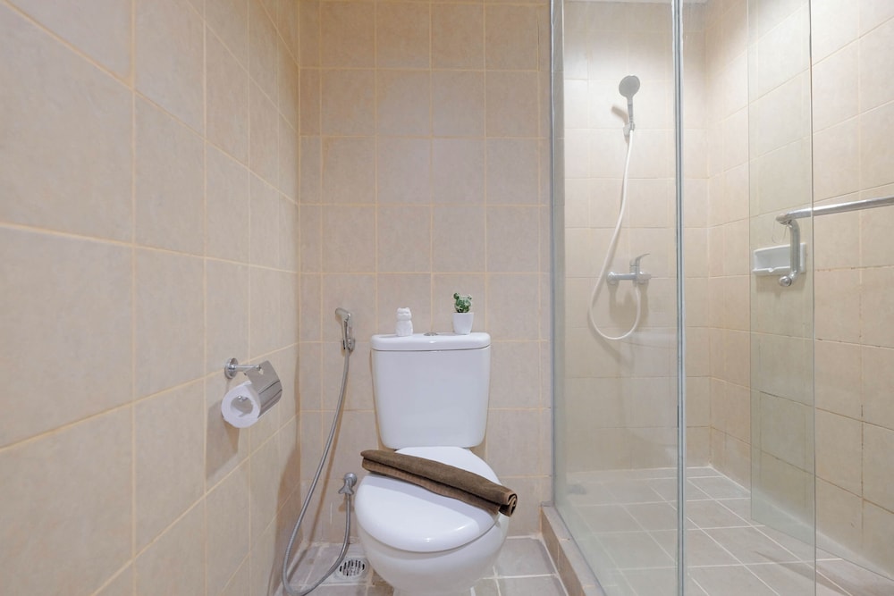 Cozy And Spacious 1Br Apartment At Marina Ancol