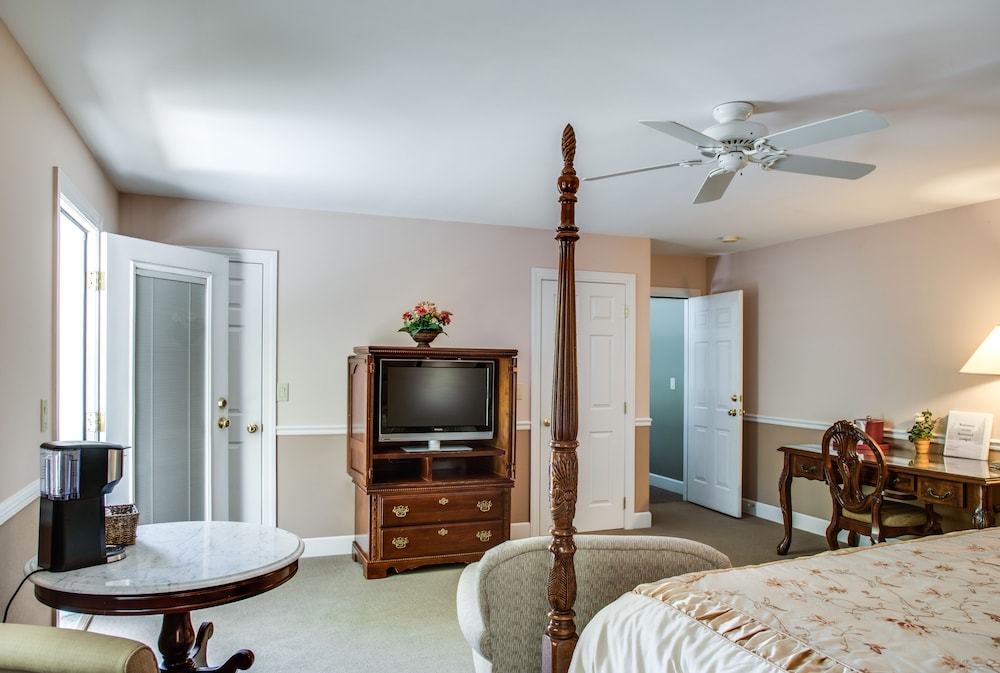 Boxwood Lodge