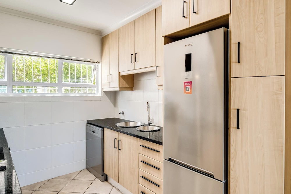 Chic 2bed in Camps Bay w Sea Views Bayview Rise