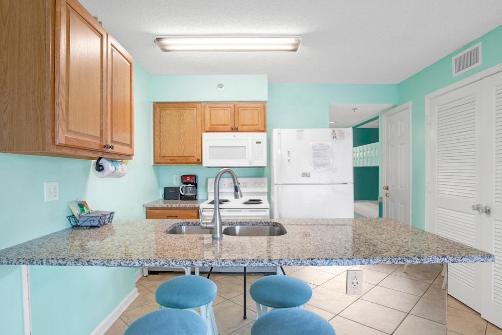 Tradewinds 708